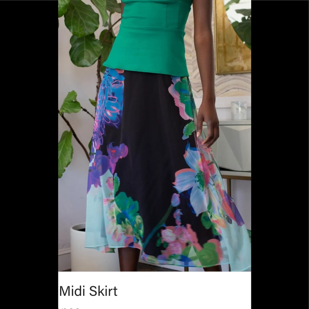 Eva Franco floral chiffon midi skirt.NWT . Retail 197‎